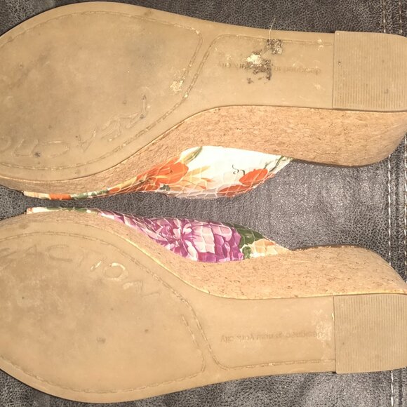 Women's 4 Inch Heeled Platform  Kenneth Cole Reaction Sandals Worn Once - Picture 5 of 5